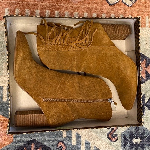 Charles By David Charles - Boulder Suede Booties with Fringe - Cognac Sz 9 - Picture 6 of 16